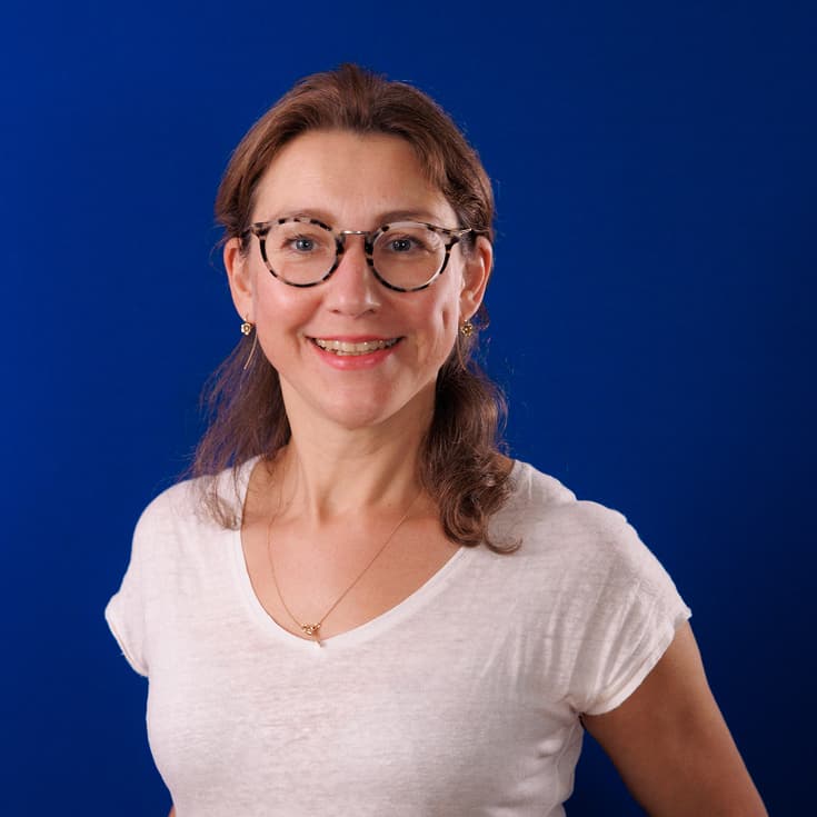 Portrait-marina-répina-Paris-grain-blanc